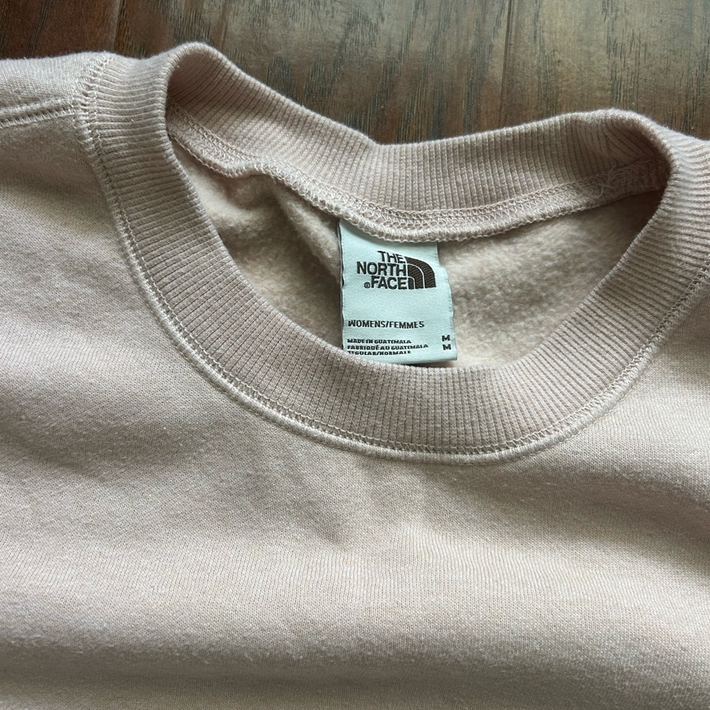 The North Face lite pink crewneck sweatshirt - Picture 3 of 5